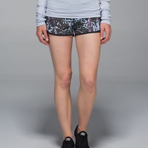 Lululemon. Women's Run: Speed Short *4-way StretchFloral Sport.